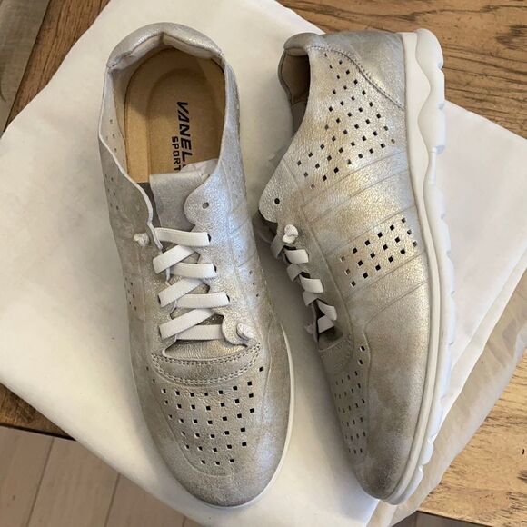 VANELI SPORT SNEAKERS. NEW - Picture 1 of 7